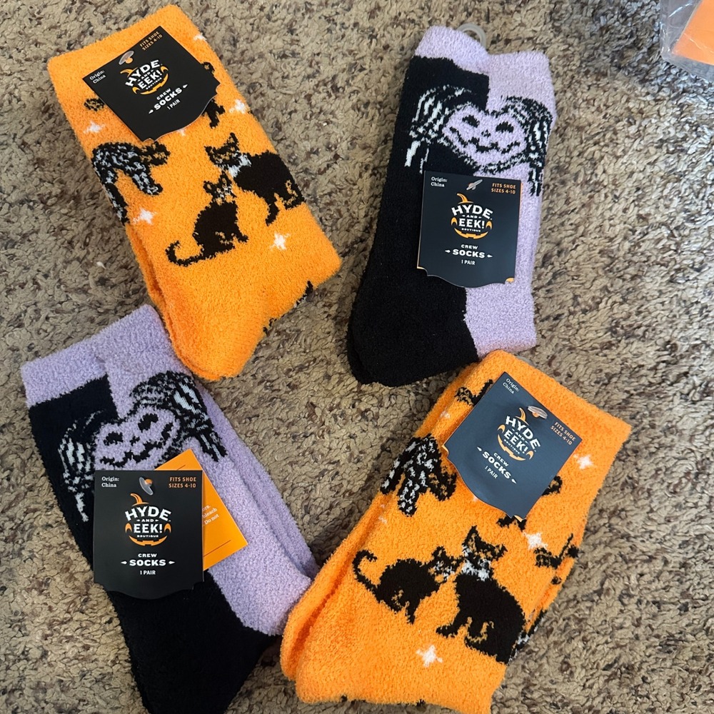 Hyde and Eek Boutique Halloween Fuzzy Crew Socks 4 Pack Cats Jack-O-Lantern 4-10